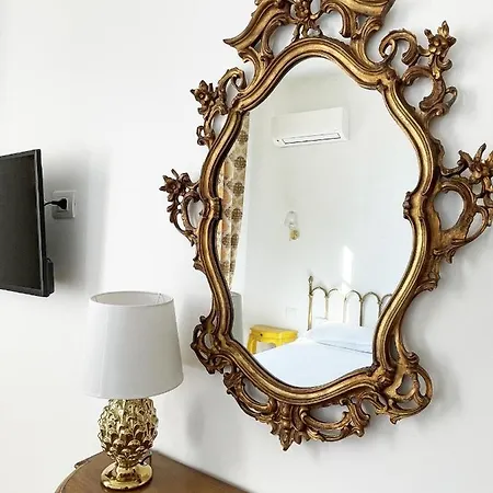 Isola - Smart Bed and breakfast Mesina