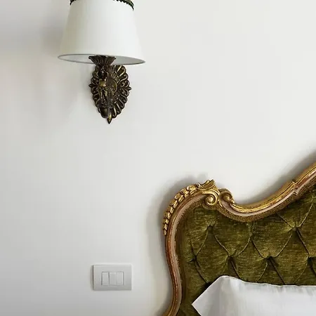 Isola - Smart Bed & Breakfast