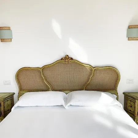 Isola - Smart Accomodation Bed and breakfast Mesina